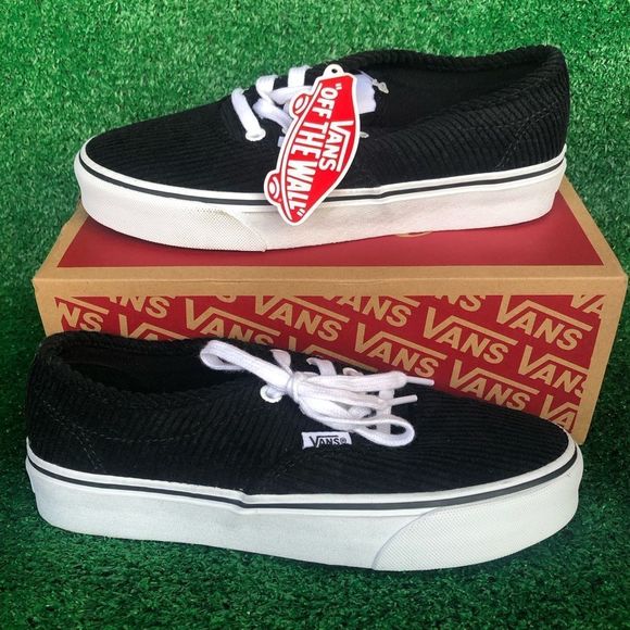 Vans Shoes - NEW IN BOX Vans Doheny Decon Black White Women's Size 6.5 Corduroy Sneakers